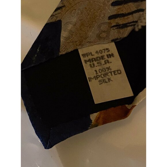 Tabasco Novelty Mens Silk Tie Made In USA With Colorful Hot Sauce Bottle Shrimp - Picture 4 of 6